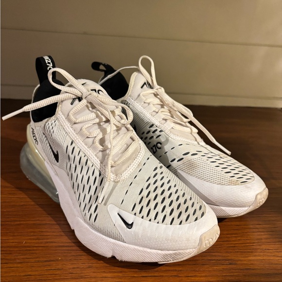 Nike Shoes - Women’s Nike 270